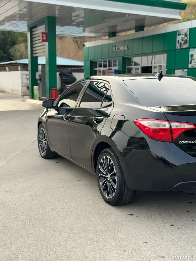 Toyota Corolla 2014 · 1.8 AT