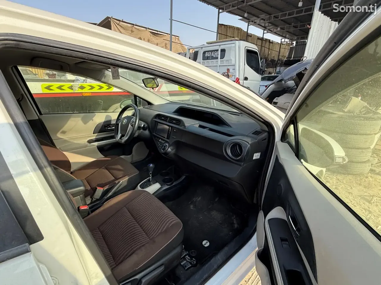 Toyota Aqua 2014 · 1.5 AT