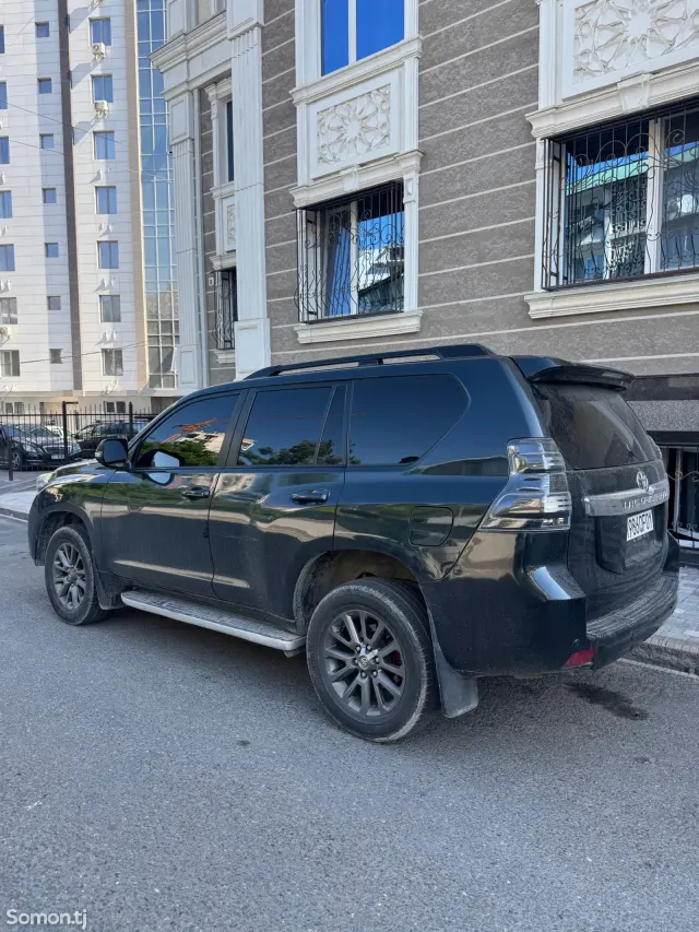 Toyota Land Cruiser Prado 2013 · 3.0 AT