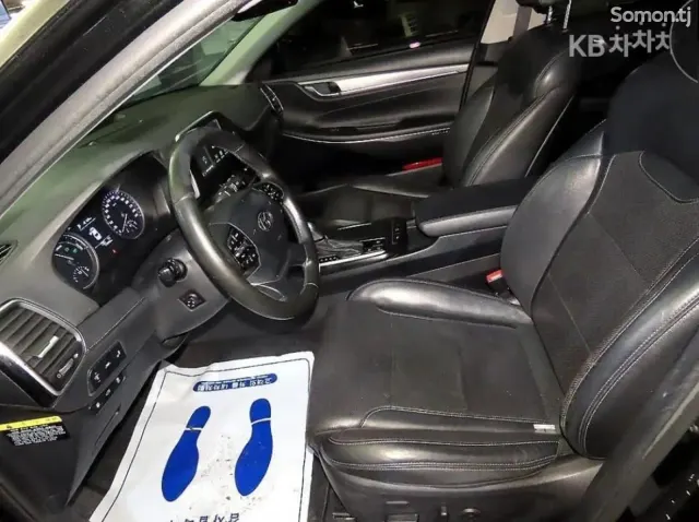 Hyundai Grandeur 2018 · 2.4 AT