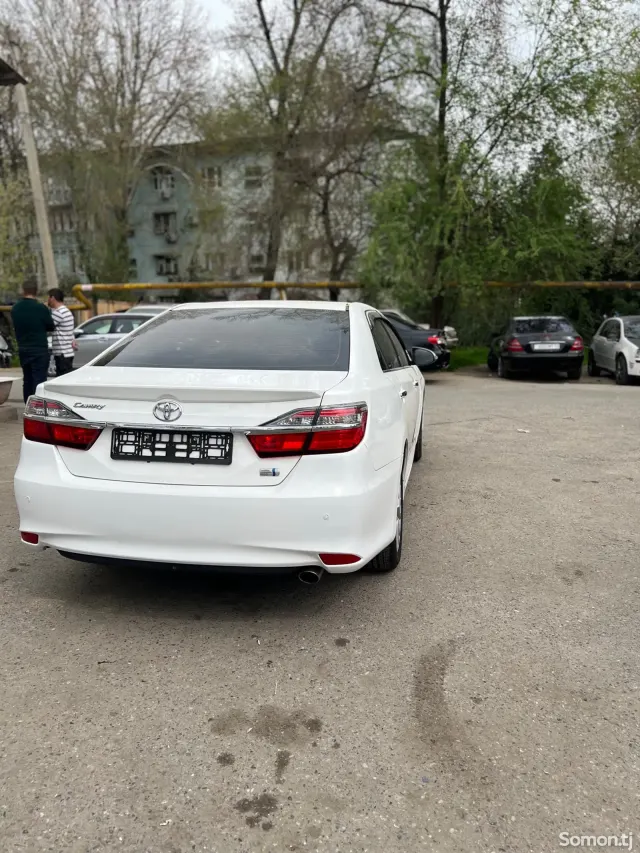 Toyota Camry 2016 · 2.5 AT