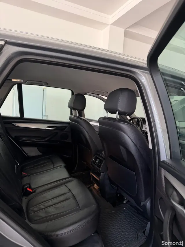 BMW X5 2014 · 2.5 AT