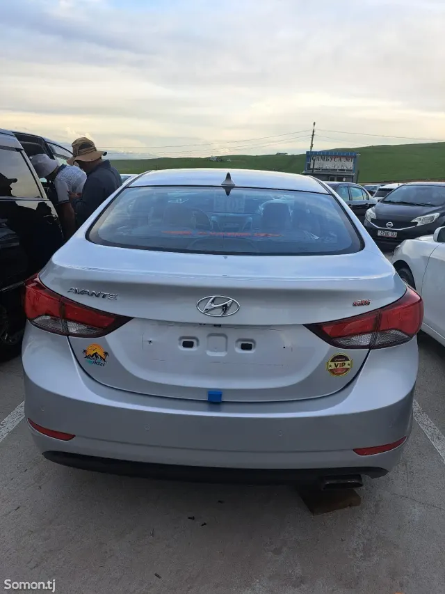 Hyundai Avante 2014 · 1.6 AT