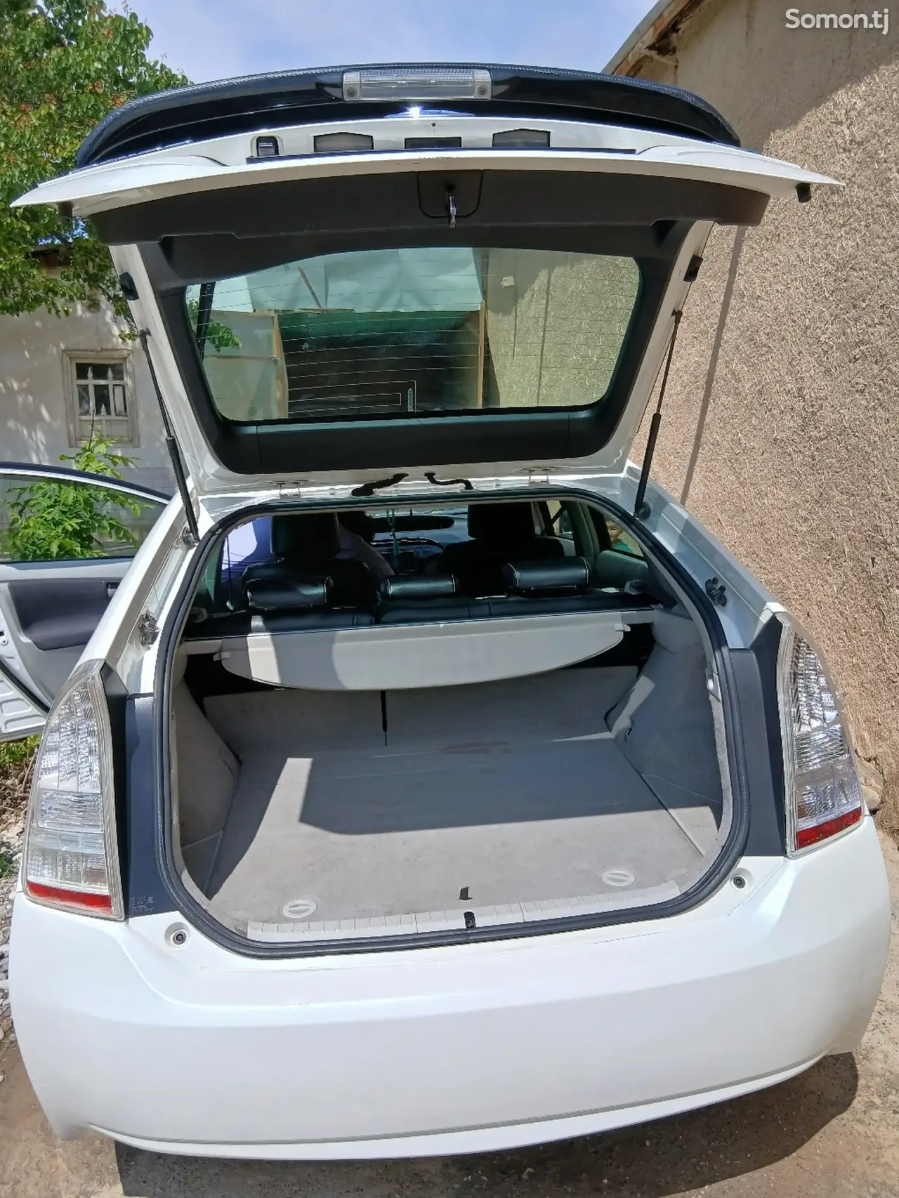 Toyota Prius 2010 · 1.8 AT