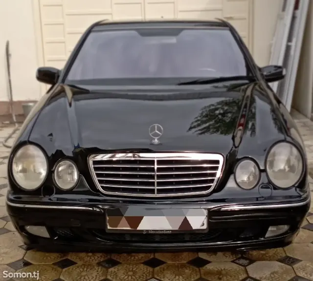 Mercedes-Benz E class 2002 · 2.8 AT