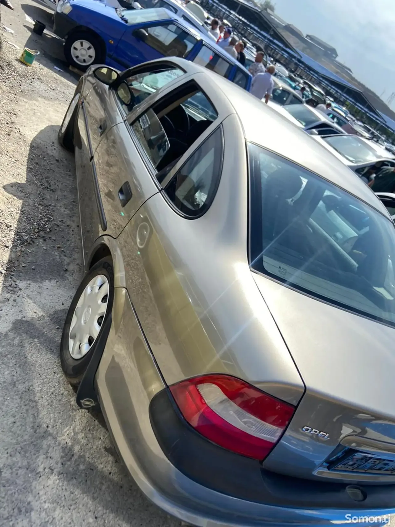 Opel Vectra B 1996 · 1.6 MT