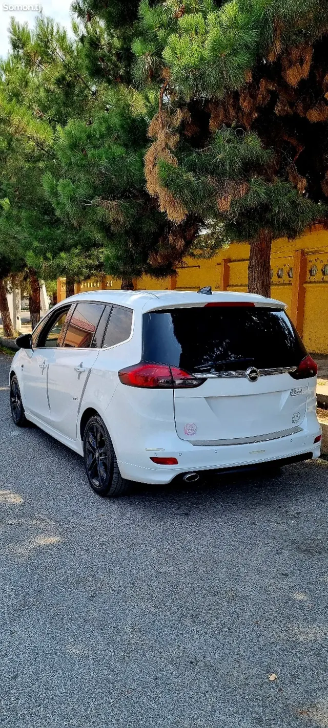 Opel Zafira 2017 · 2.0 AT