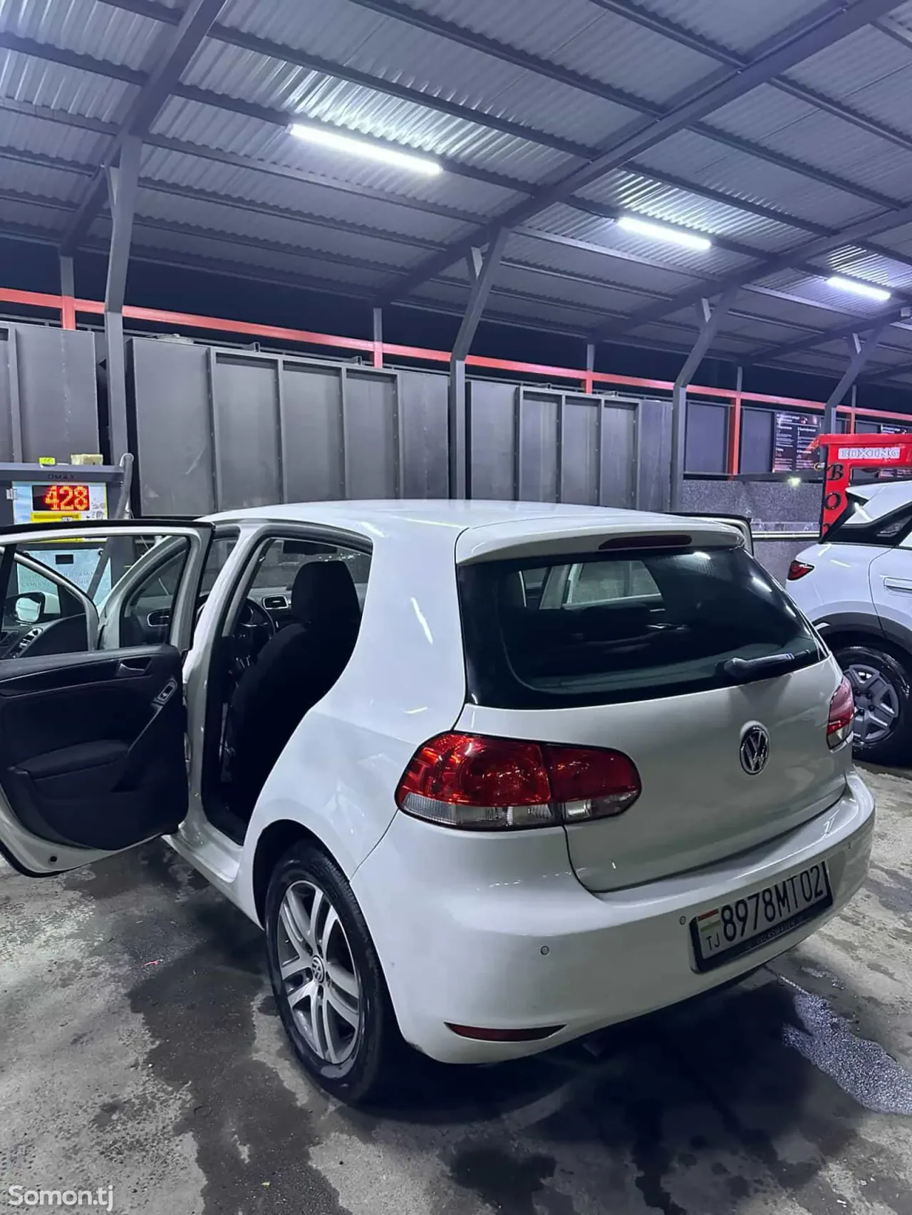 Volkswagen Golf 2010 · 2.0 AT