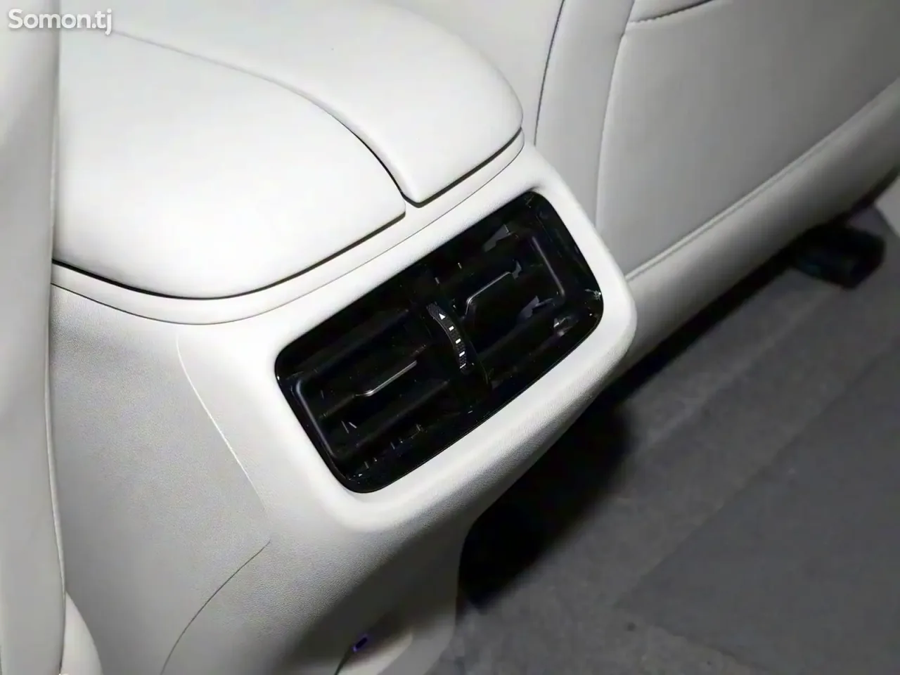 Dongfeng Forthing 2025 · AT