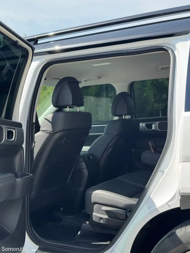 Hyundai Santa Fe 2025 · 2.5 AT