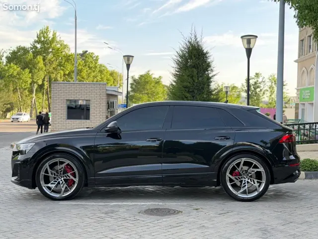 Audi Q8 2024 · 4.0 AT