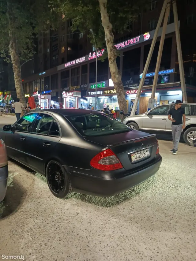 Mercedes-Benz E class 2004 · 2.8 AT