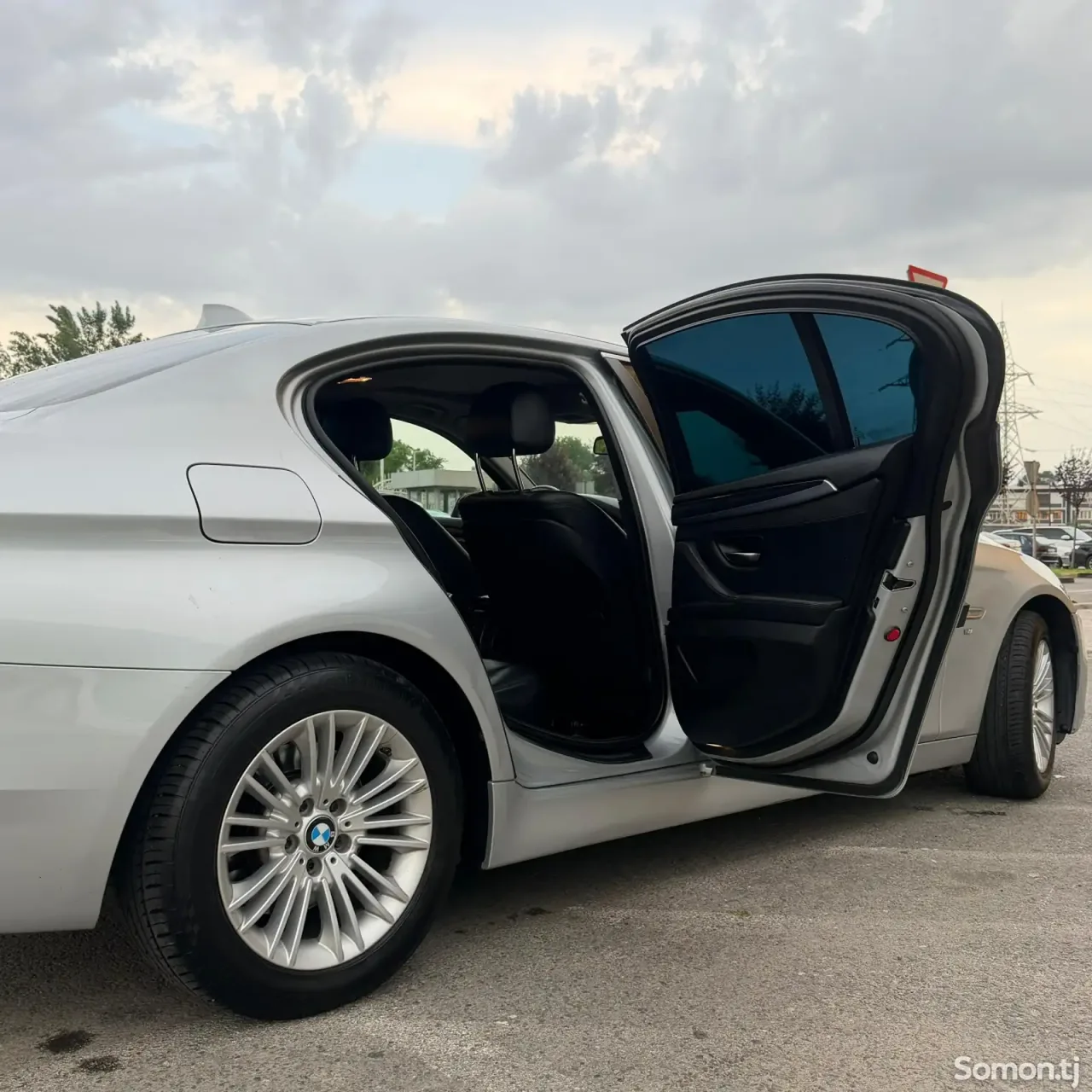 BMW 5 series 2015 · 2.0 AT