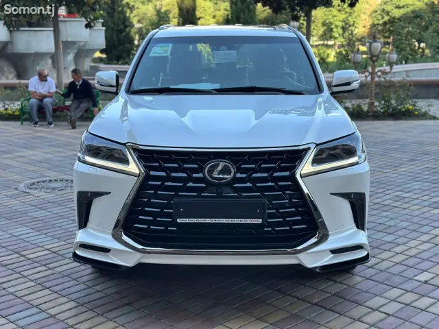 Lexus LX series 2022 · 5.7 AT