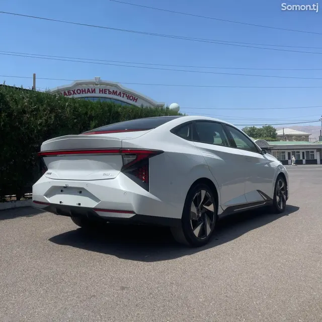 Dongfeng L7 2025 · AT