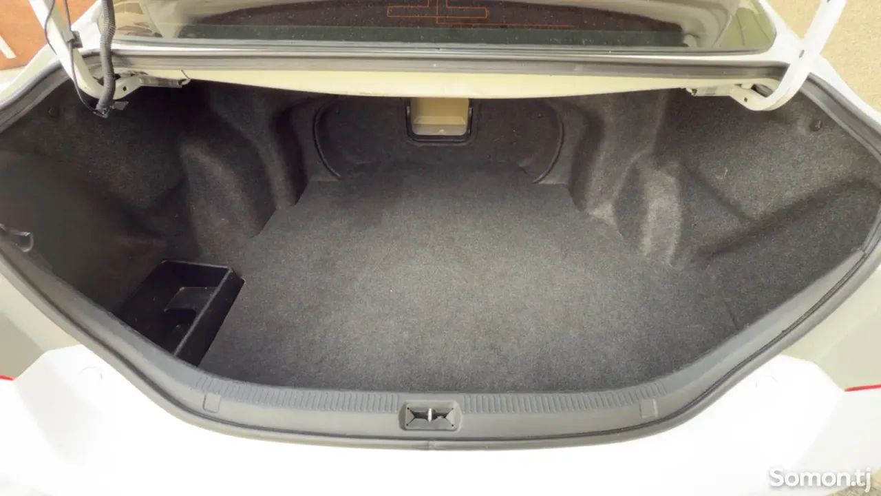 Toyota Camry 2011 · 2.5 AT