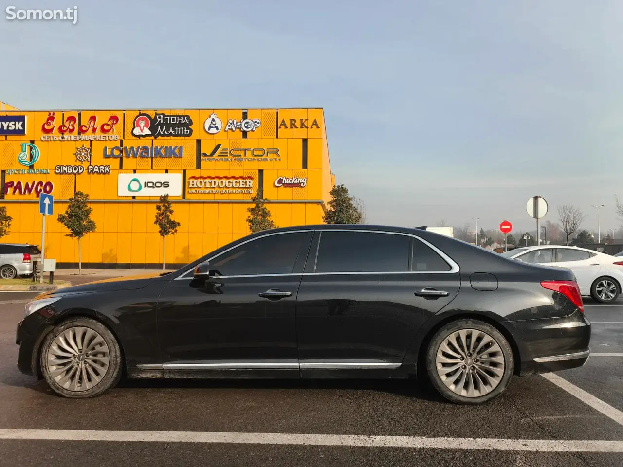 Hyundai Genesis 2018 · 5.0 AT
