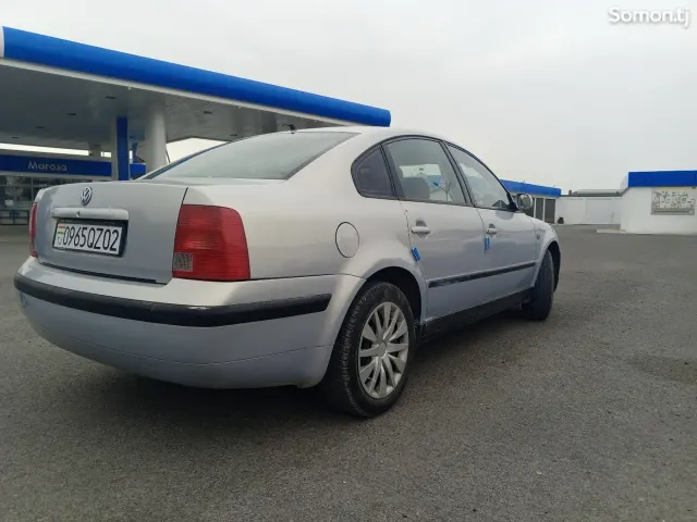 Volkswagen Passat 1997 · 1.6 MT