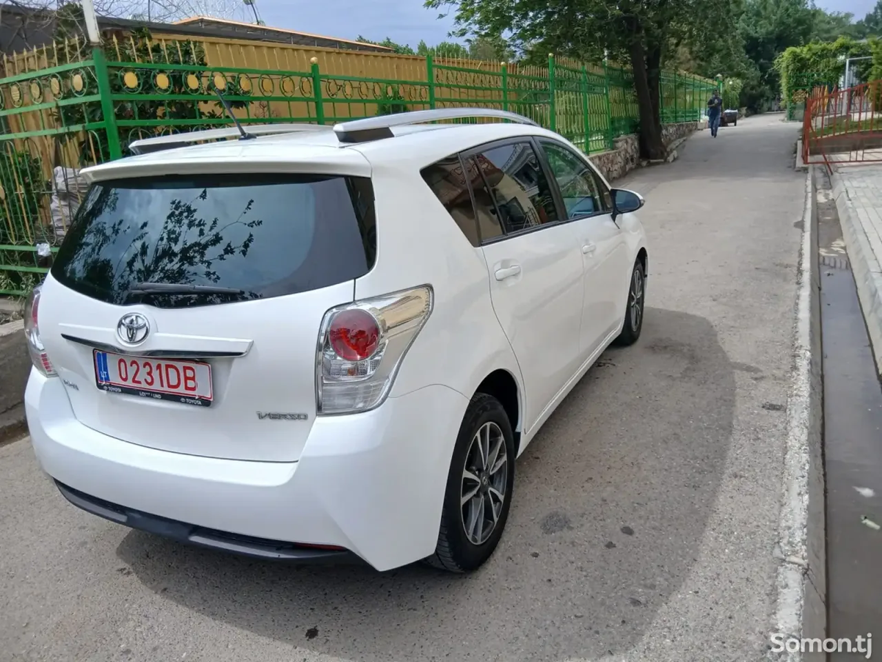 Toyota Verso 2016 · 1.6 MT