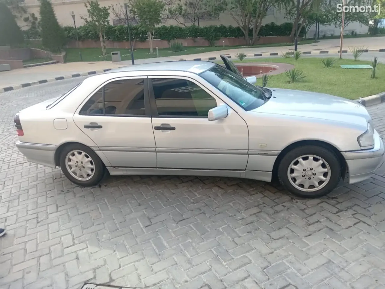 Mercedes-Benz C class 2000 · 1.8 AT
