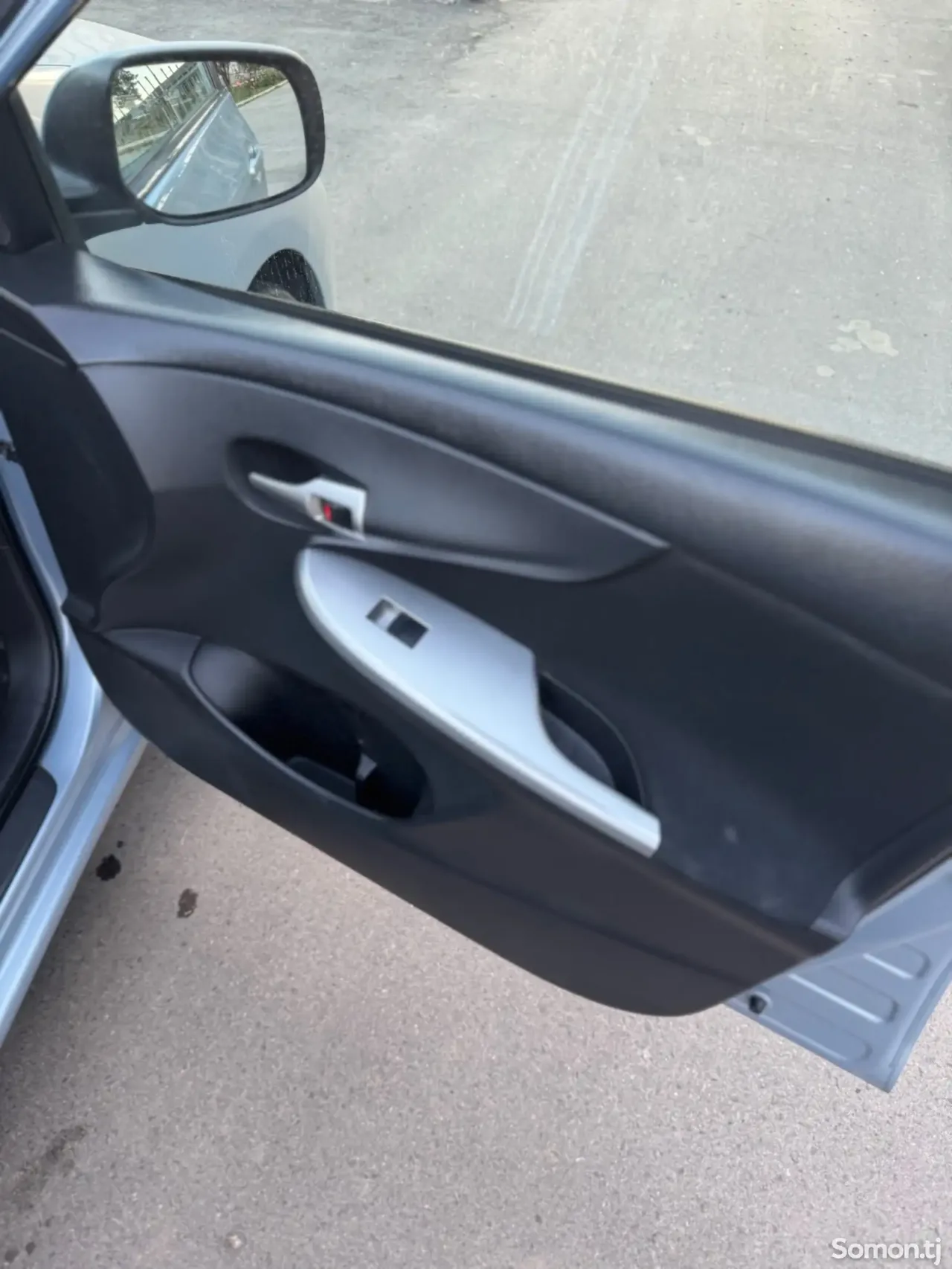 Toyota Corolla 2011 · 1.6 MT