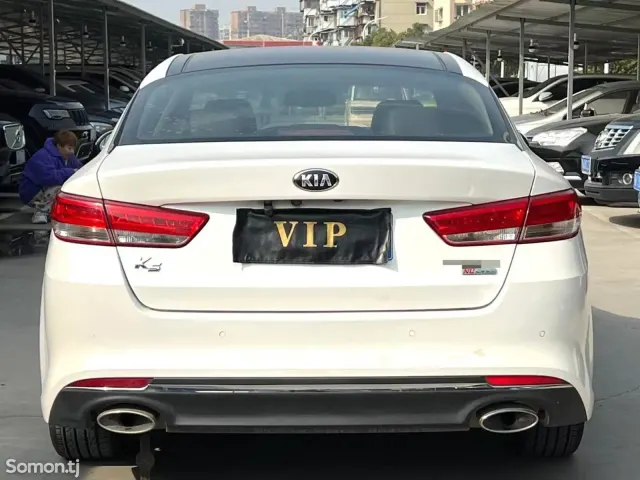 Kia K5 2016 · 2.0 AT