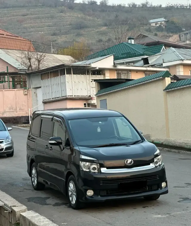 Toyota Voxy 2008 · 2.0 AT