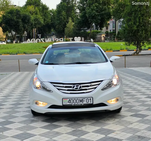 Hyundai Sonata 2011 · 2.0 AT