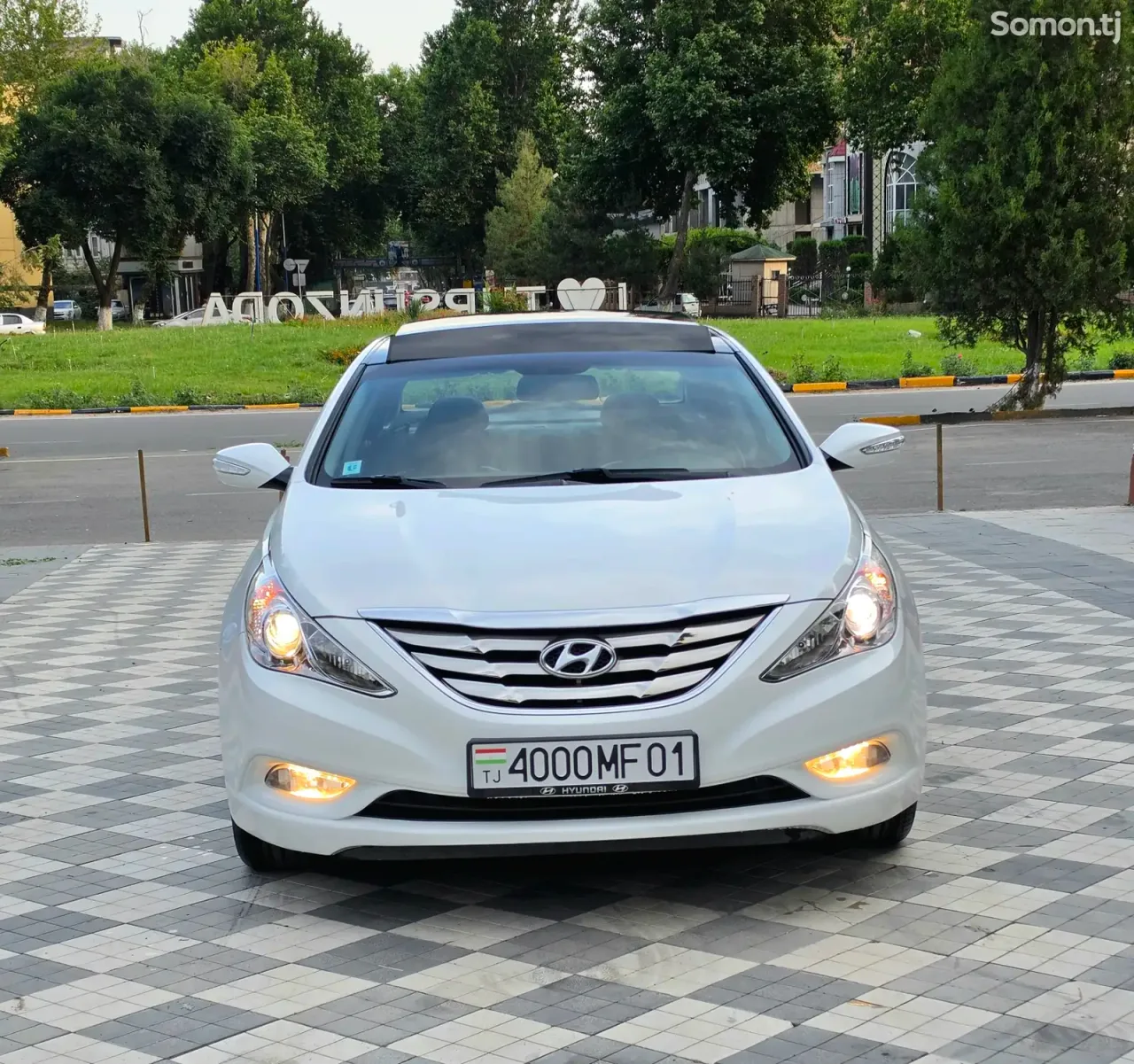 Hyundai Sonata 2011 · 2.0 AT
