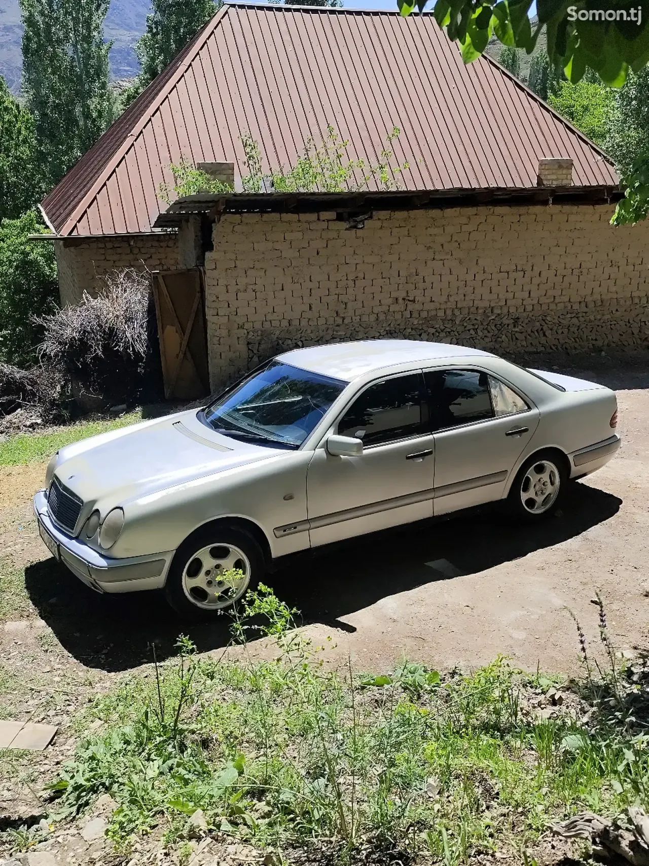Mercedes-Benz E class 1996 · 2.2 MT