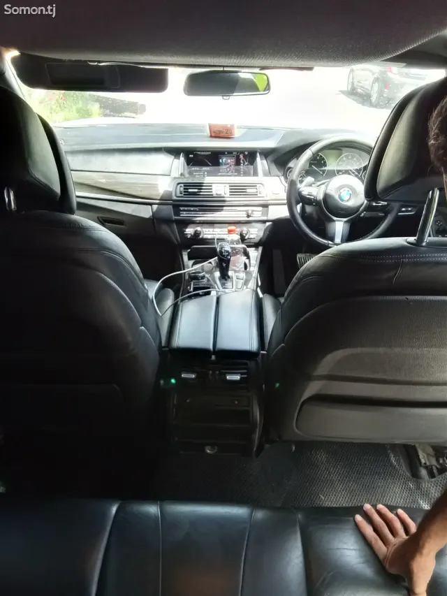 BMW M5 2016 · 4.4 AT