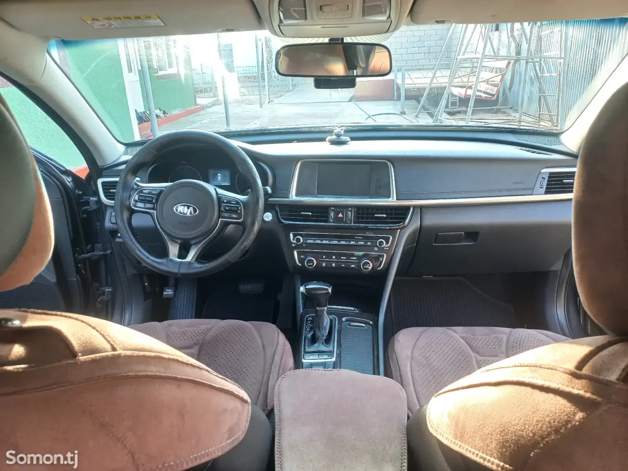 Kia K5 2016 · 2.0 AT