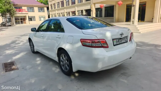 Toyota Camry 2011 · 2.5 AT