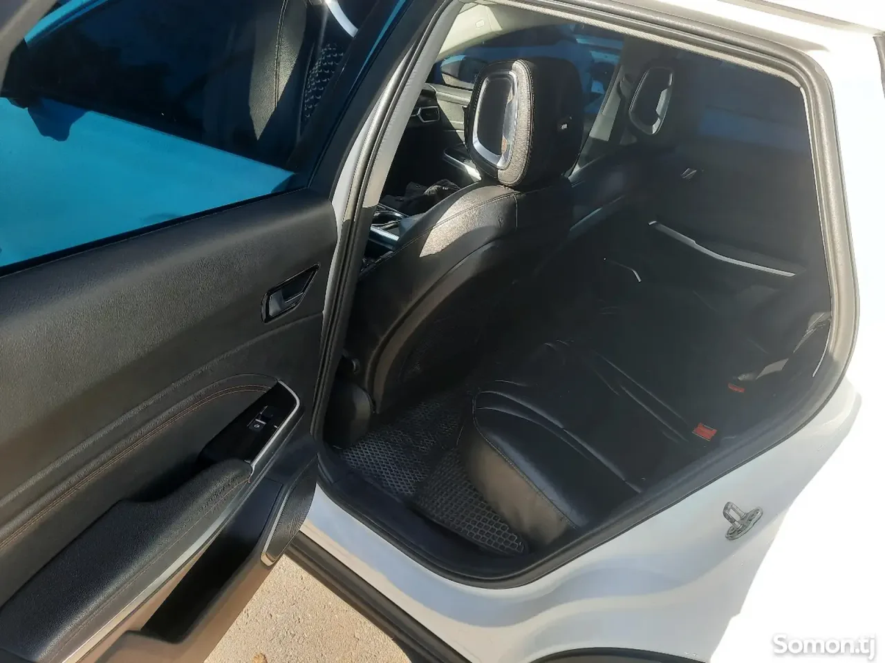 Hongqi E-HS3 2020 · 3.0 AT