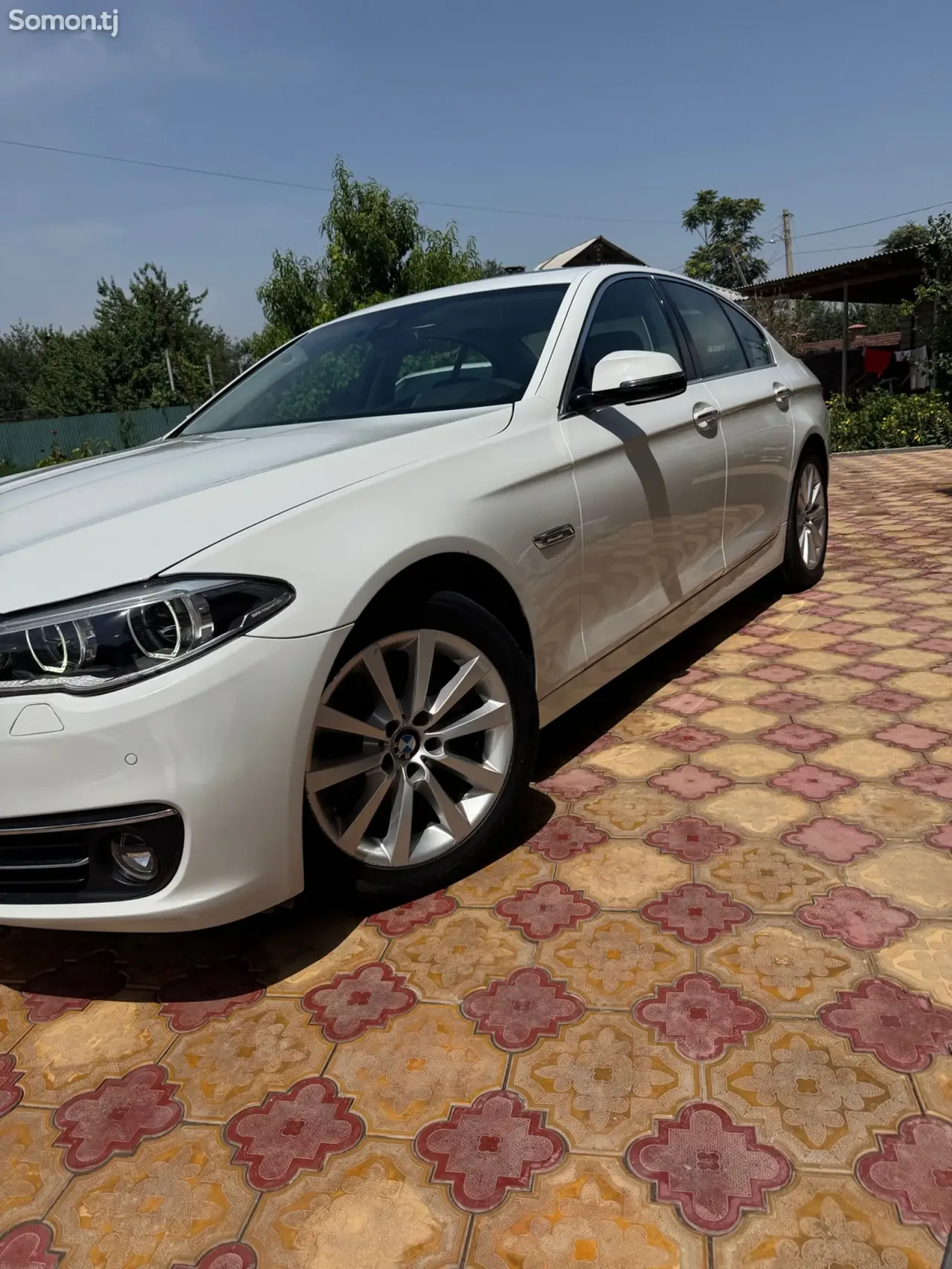 BMW 5 series 2016 · 2.0 AT