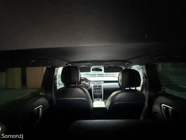 Land Rover Discovery 2016 · 2.0 AT