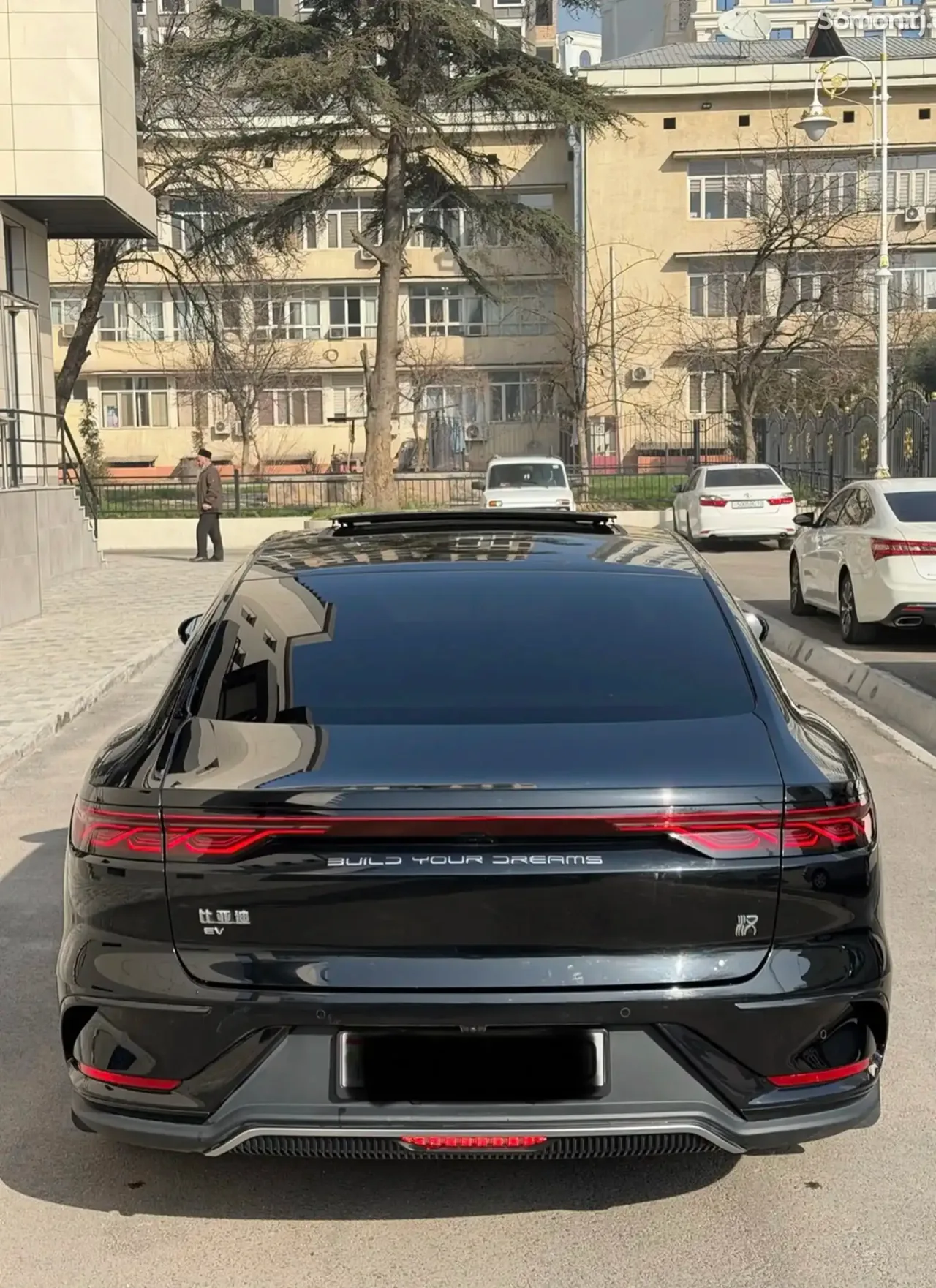 BYD Han EV 2025 · AT