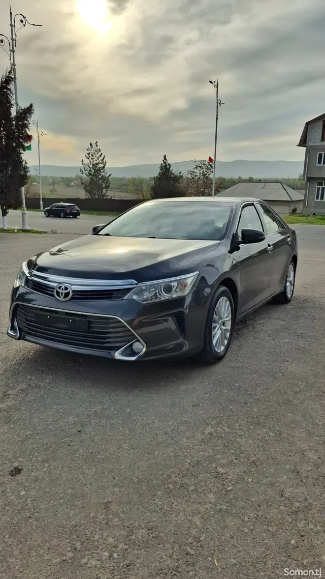 Toyota Camry 2016 · 2.5 AT