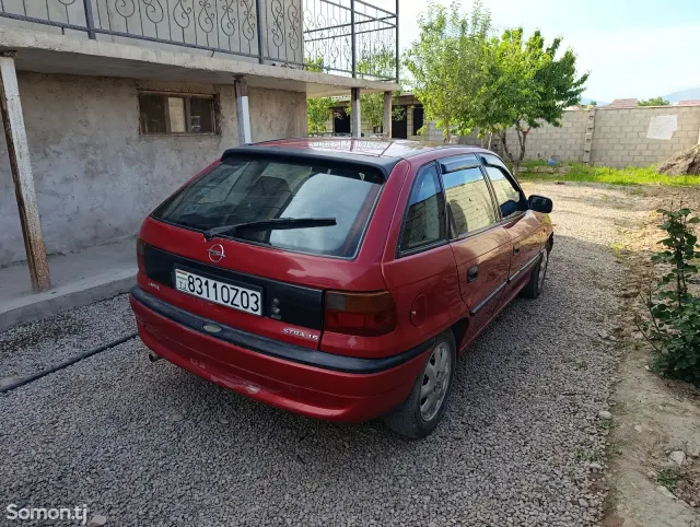 Opel Astra F 1997 · 1.6 AT