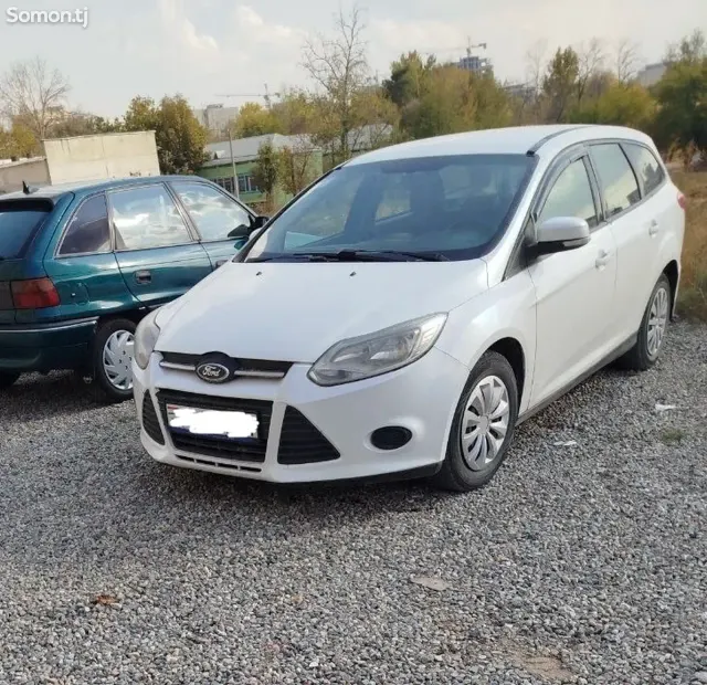 Ford Focus 2013 · 1.6 MT
