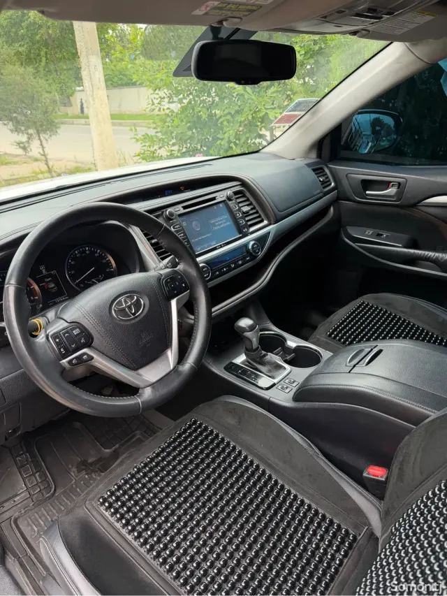 Toyota Highlander 2016 · 3.5 AT