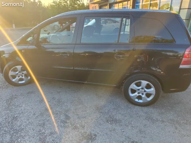 Opel Zafira 2008 · 2.2 AT