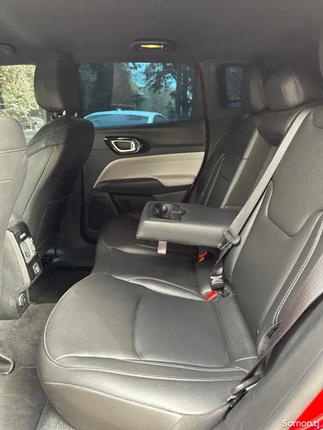 Jeep Compass 2025 · 2.0 AT