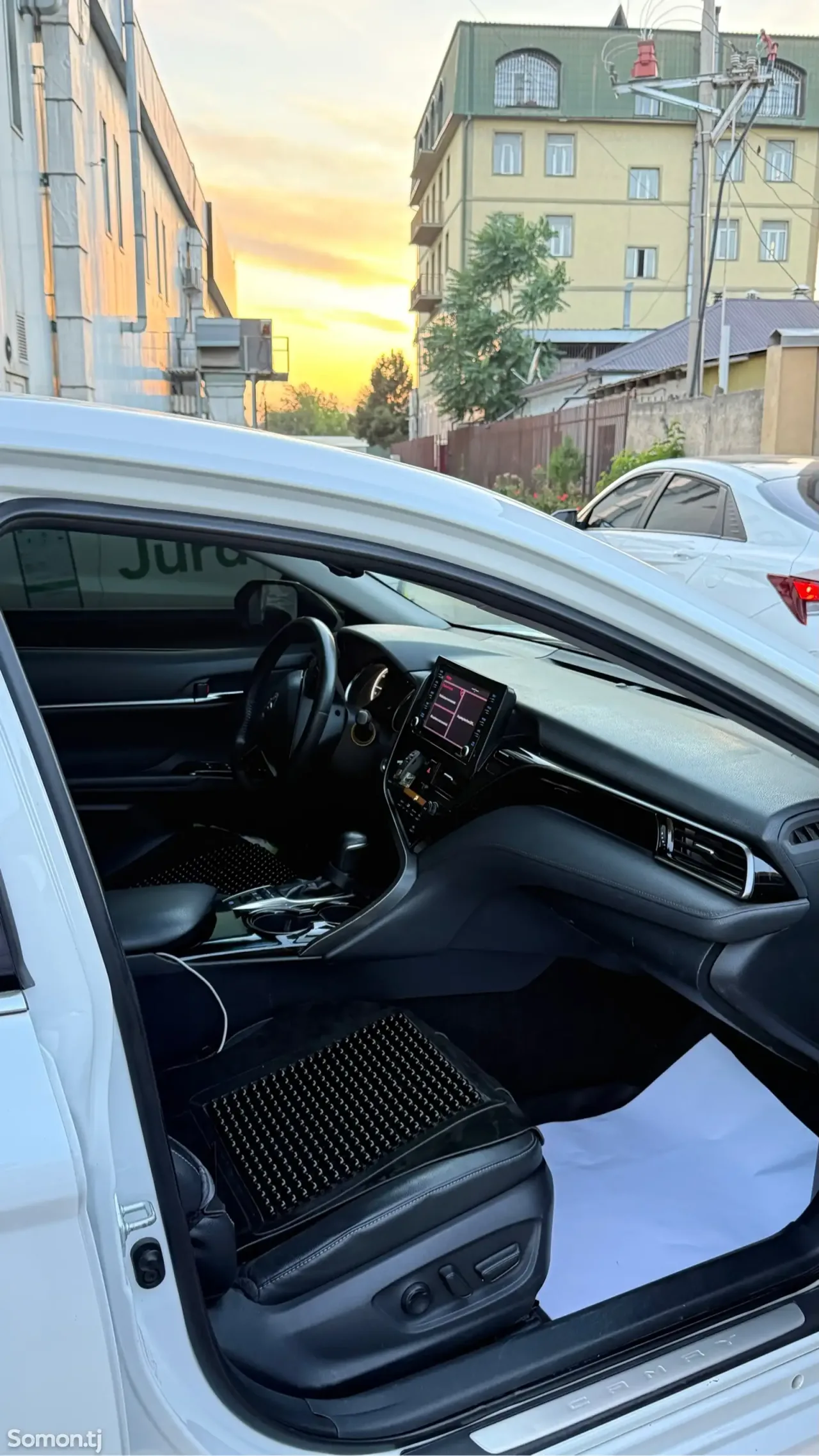 Toyota Camry 2018 · 2.5 AT