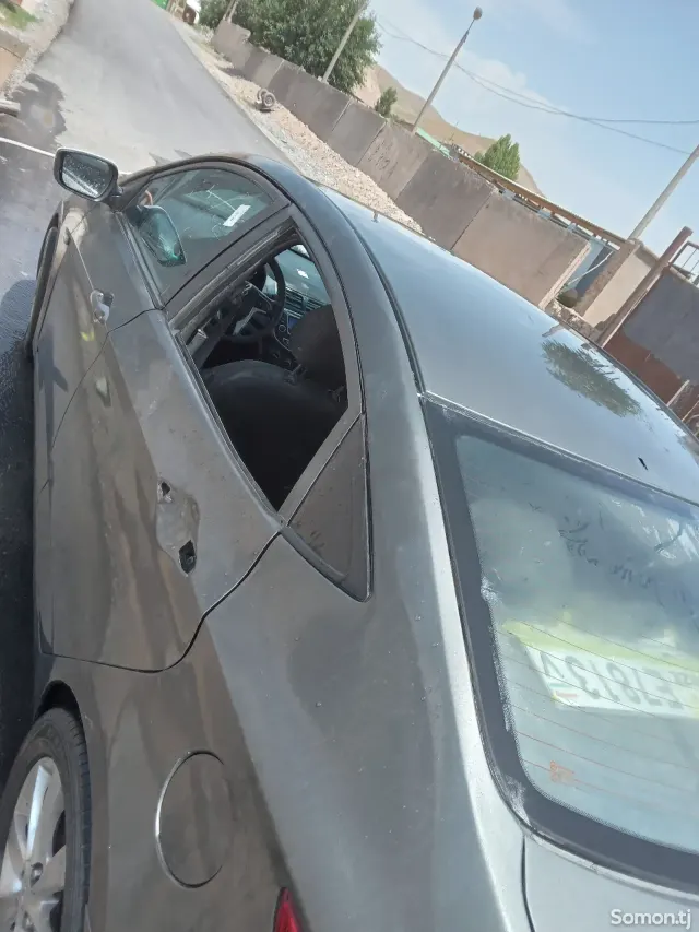 Hyundai Solaris 2014 · MT
