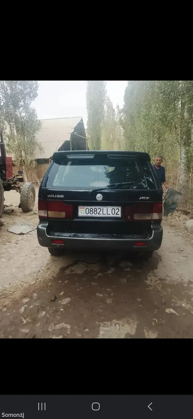 Ssang Yong Musso 2001 · 2.4 MT
