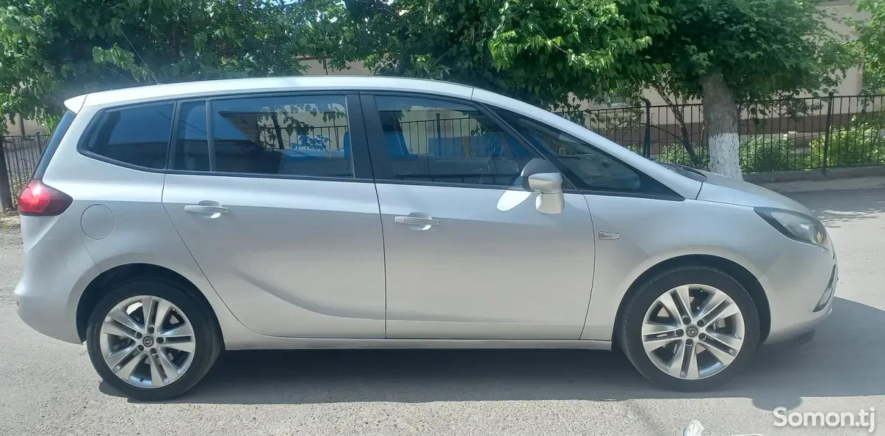 Opel Zafira 2014 · 2.0 AT