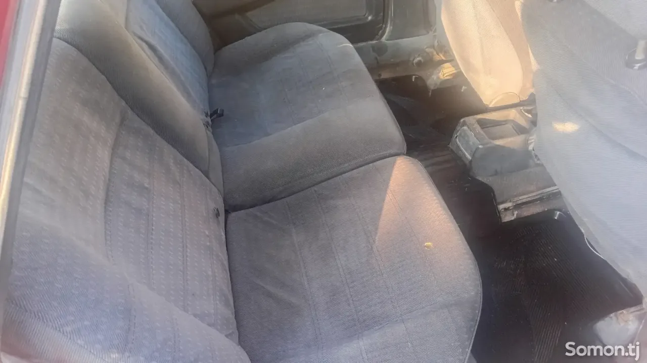 Opel Vectra A 1995 · 1.6 MT