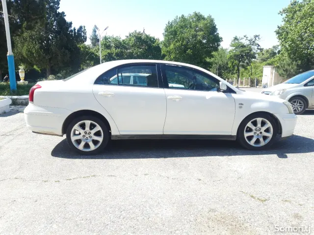 Toyota Avensis 2003 · 2.0 MT