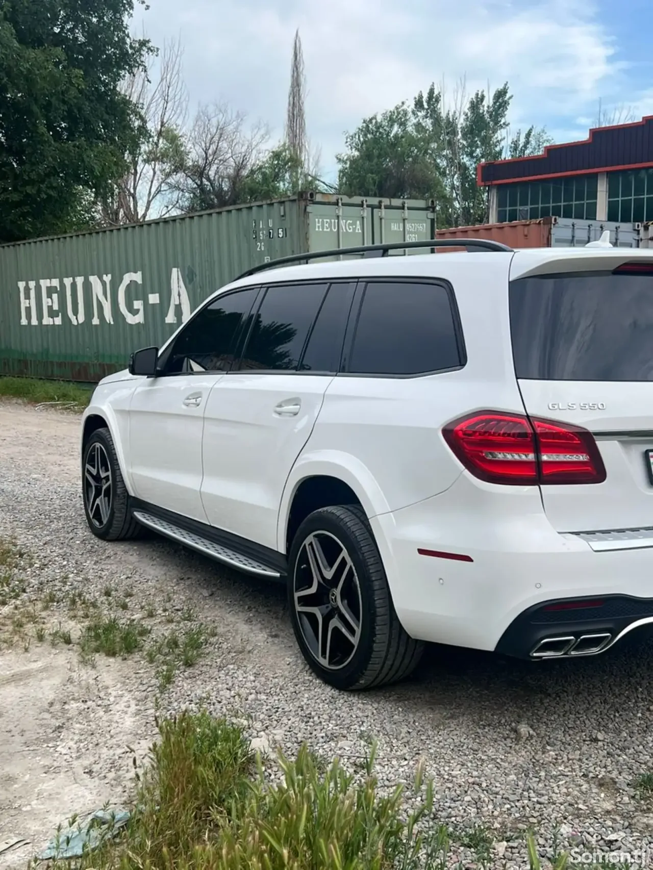 Mercedes-Benz GLS 2017 · 5.5 AT